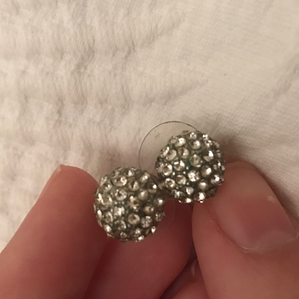 Cluster studs